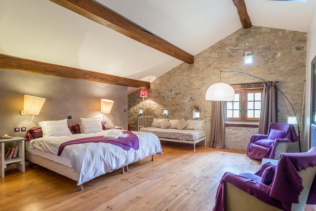 Les Fous Du Village Saint-Esteben Экстерьер фото