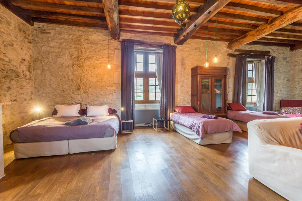 Les Fous Du Village Saint-Esteben Экстерьер фото