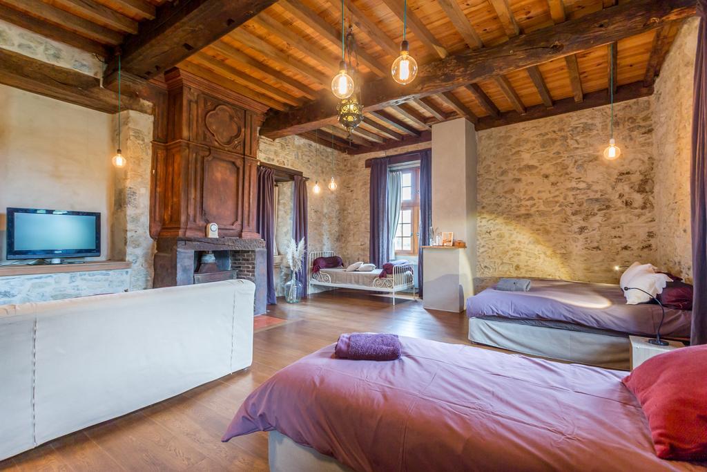 Les Fous Du Village Saint-Esteben Экстерьер фото